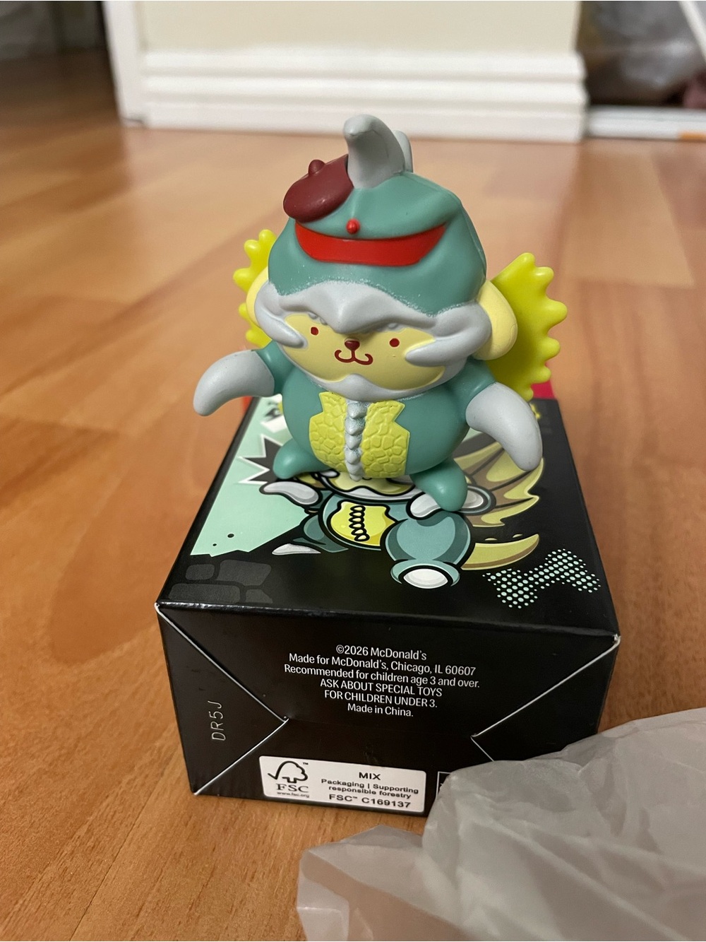 McDonald's Godzilla × Sanrio
Pompompurin x Gigan figure